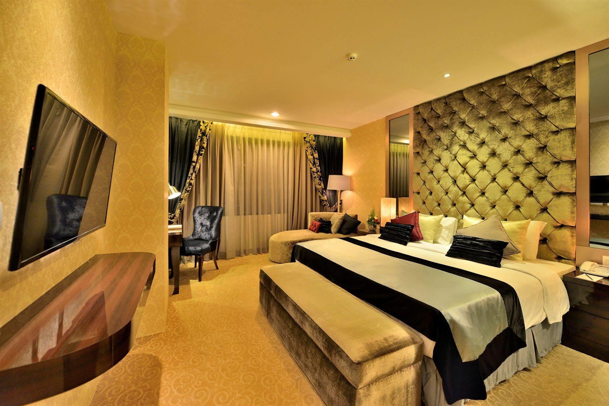 Amaroossa Grande Hotel เบกาซิ ภายนอก รูปภาพ